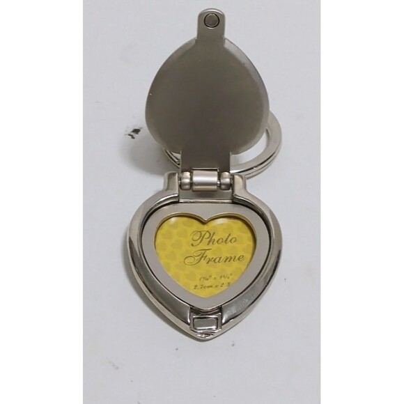 SAN ANTONIO TEXAS THE ALAMO HEART SHAPED STAINLESS PICTURE LOCKET KEYCHAIN - Picture 3 of 3